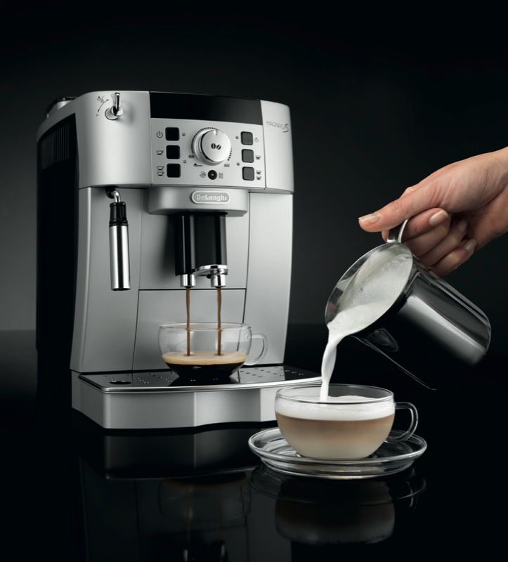 DeLonghi Fully Automatic Coffee Machine ECAM22110SB