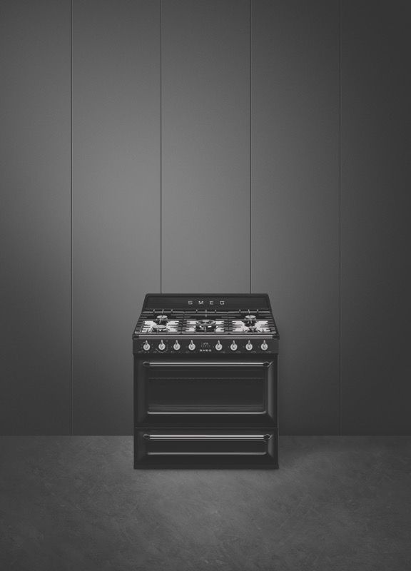 Smeg - 90cm 'Victoria' Dual Fuel Freestanding Cooker – Black - TRA90BL2
