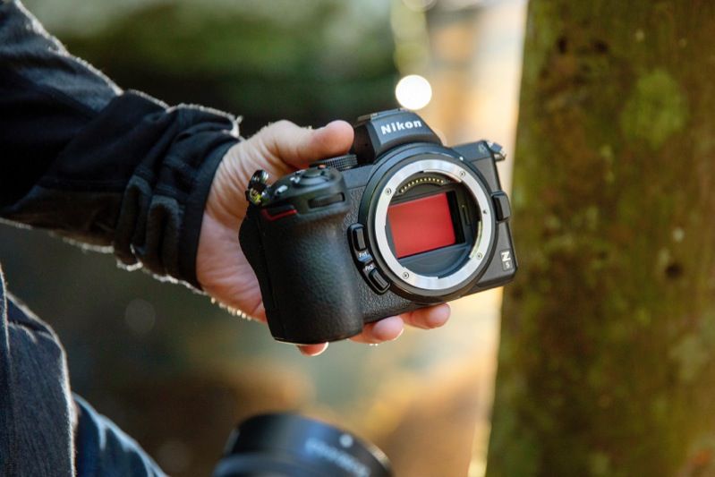 Nikon - Z 5 Mirrorless Camera (Body Only) - VOA040AA