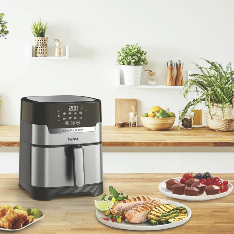 tefal-easy-fry-grill-deluxe-air-fryer-ey505d-lifestyle-1e05733f-high deep