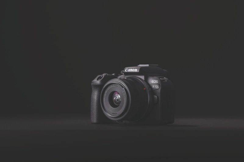 Canon - EOS R10 Mirrorless Camera (Body Only) - R10BODY