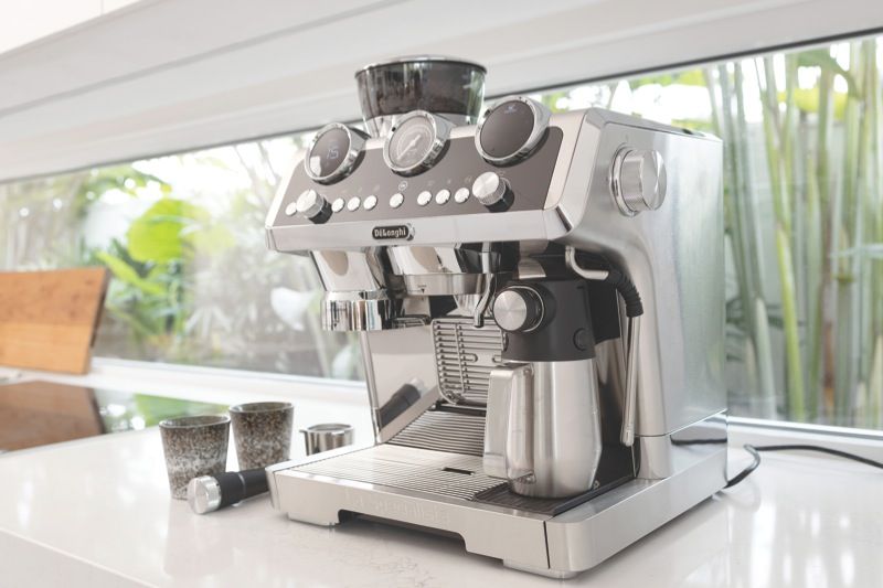 DeLonghi - La Specialista Maestro Pump Espresso Coffee Machine - Metal - EC9865M