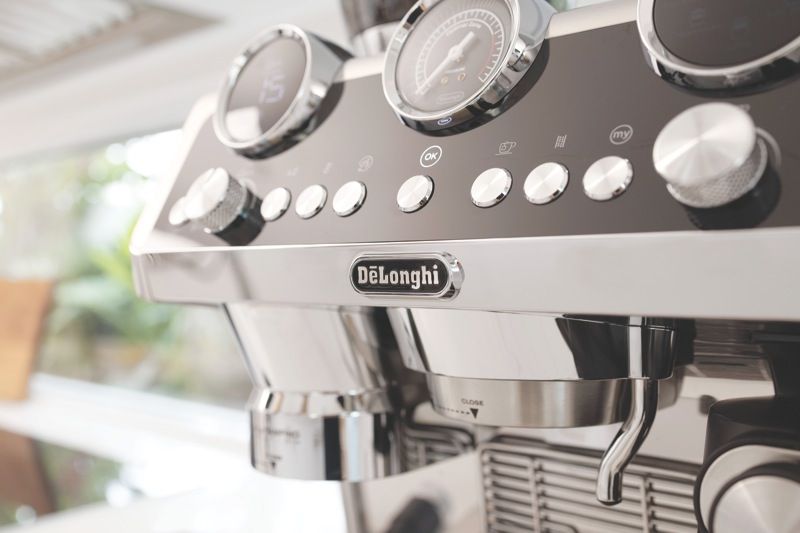 DeLonghi - La Specialista Maestro Pump Espresso Coffee Machine - Metal - EC9865M