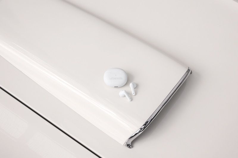 Urbanista - Austin True Wireless Earbuds - Pure White - AUSTINWH